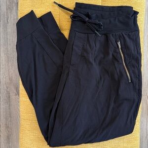 Athleta Trekkie North Jogger – Black – Size 8 – 26” Inseam